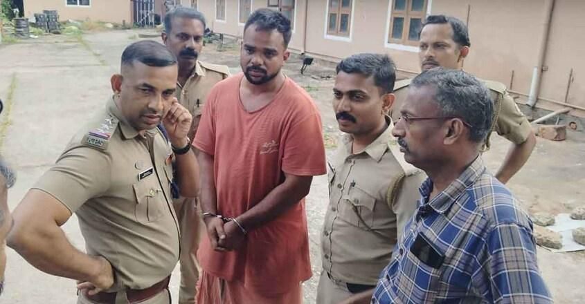 Police Team Attacked During Arrest Operation 3 (2)